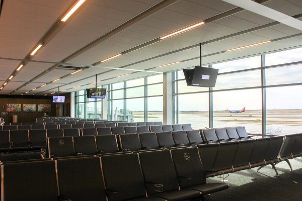 Kansas City’s new terminal features expanded gate areas featuring power ports, large windows overlooking runways, local art, and easy access to concessions and restrooms. Source Clark | Weitz | Clarkson