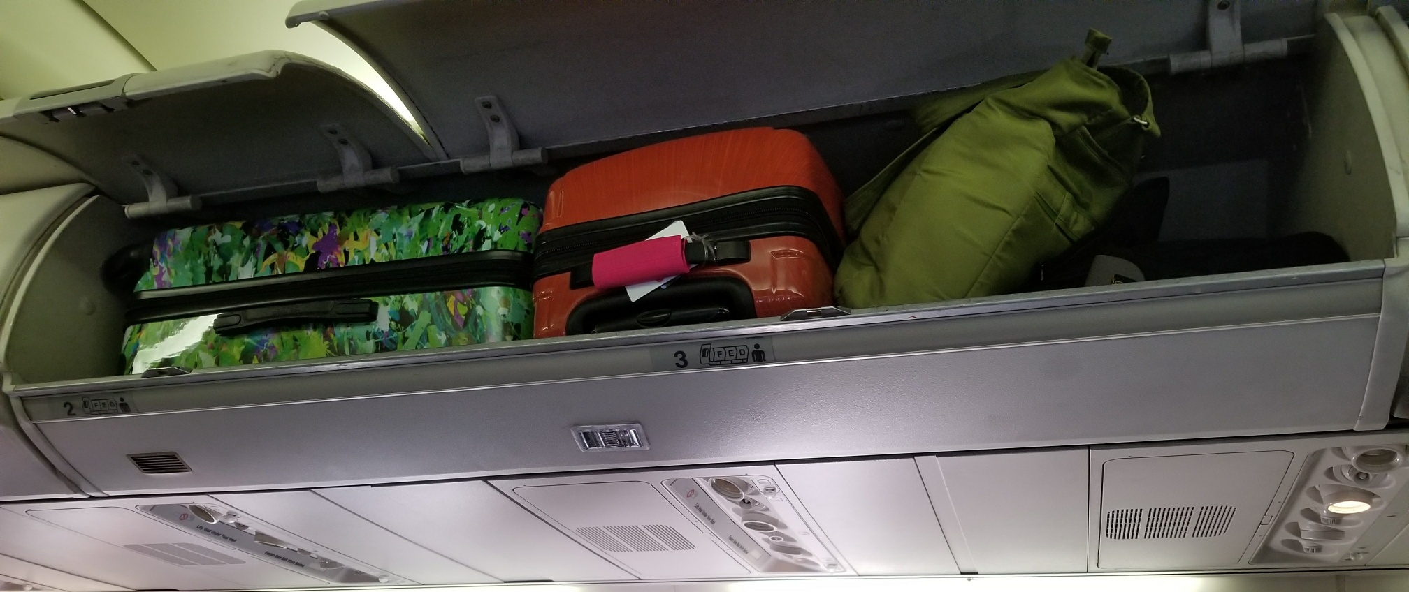 southwest airlines overhead luggage size