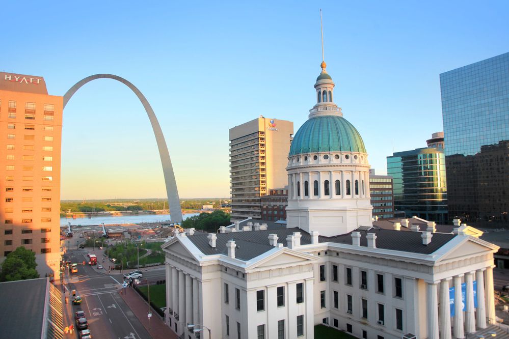 View of downtown St. Louis with Arch and Courthouse